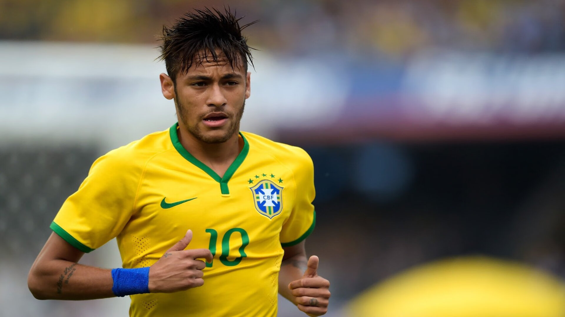 “马科斯·莫奇的强力防守与战术执行力，帮助美洲狮队在全球赛场占得先机”