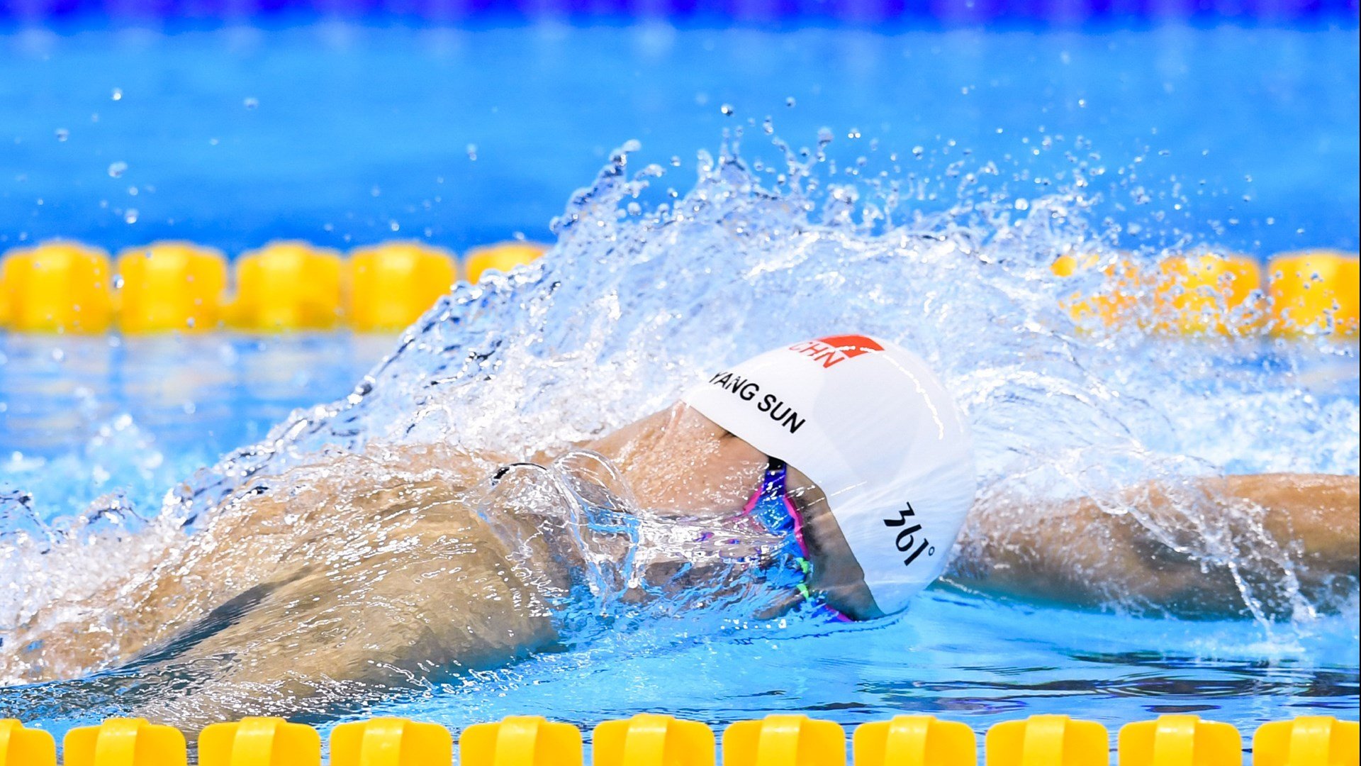 爱游戏官网-弗朗索瓦·霍尔茨豪伊泽：出色的跑位与无懈可击的防守反应，助力南非队取胜