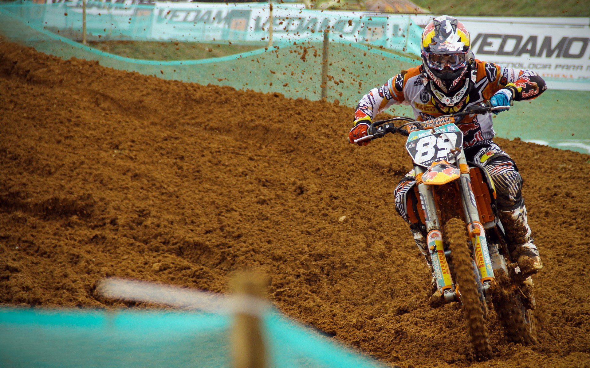 爱游戏体育-_梦幻灯光体育表演：科技点亮夜空_，梦幻灯光秀美术教案